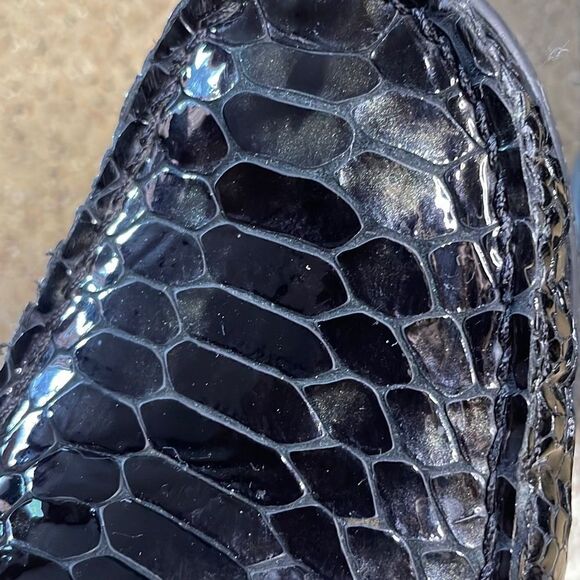 Stuart Weitzman Snake Embossed Patent Leather Moccasin Toe Loafers 7.5 Black - Picture 12 of 13